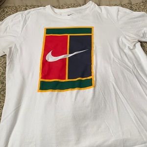 Men’s NikeCourt white tee